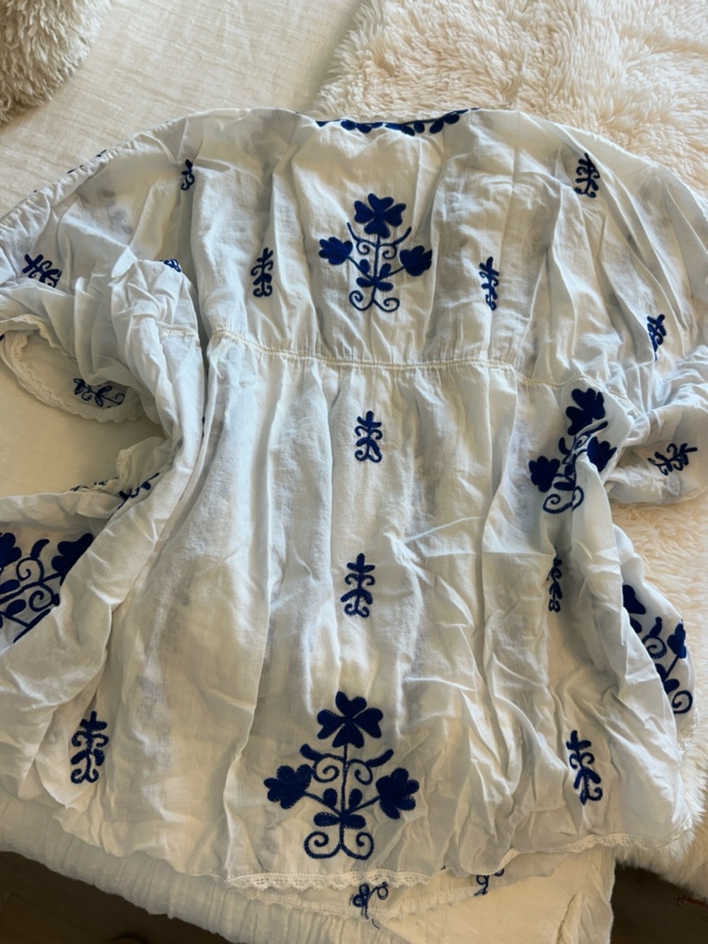 La Blanca White Swim Coverup with Blue Embroidery L - Picture 11 of 11